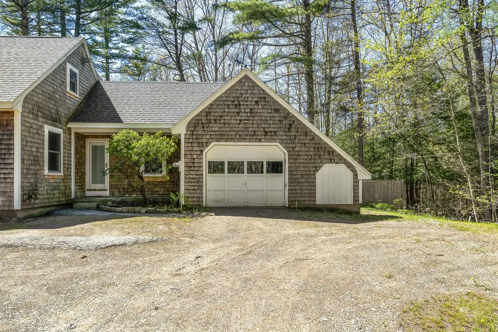244 Academy Hill Road Newcastle ME 04553