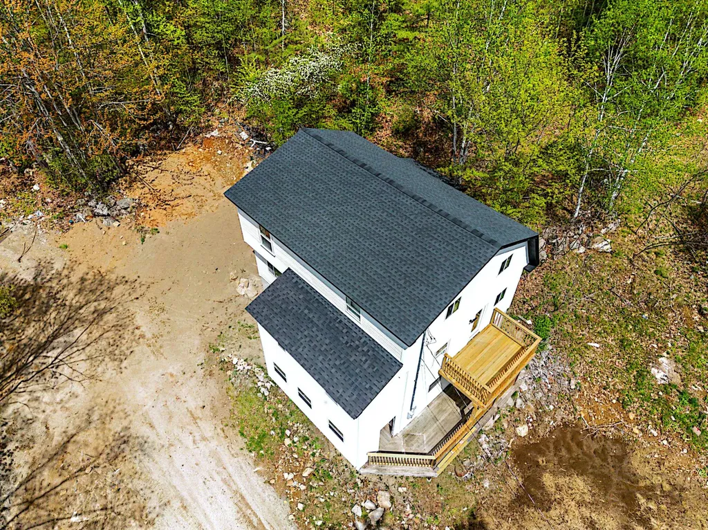 31 New Dawn Road Oxford ME 04270