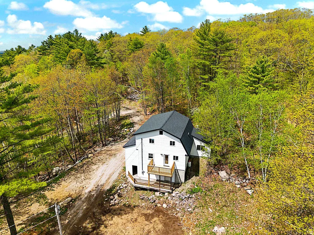 31 New Dawn Road Oxford ME 04270