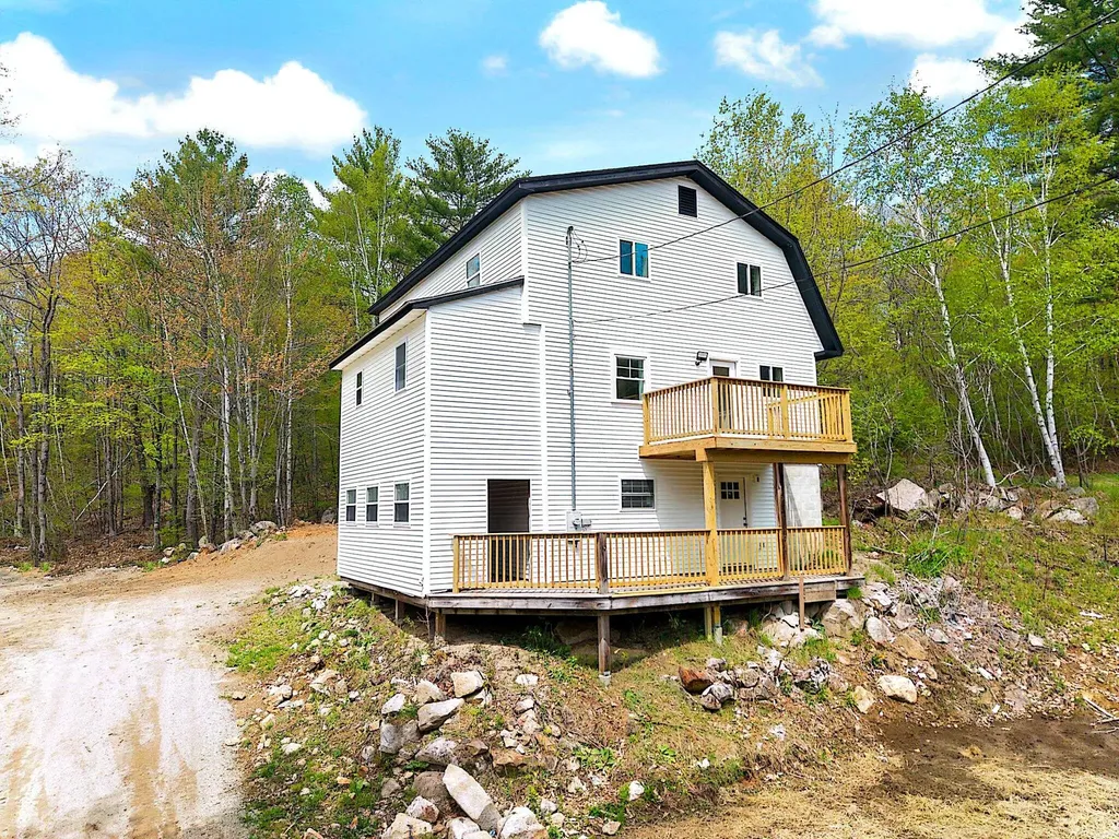 31 New Dawn Road Oxford ME 04270