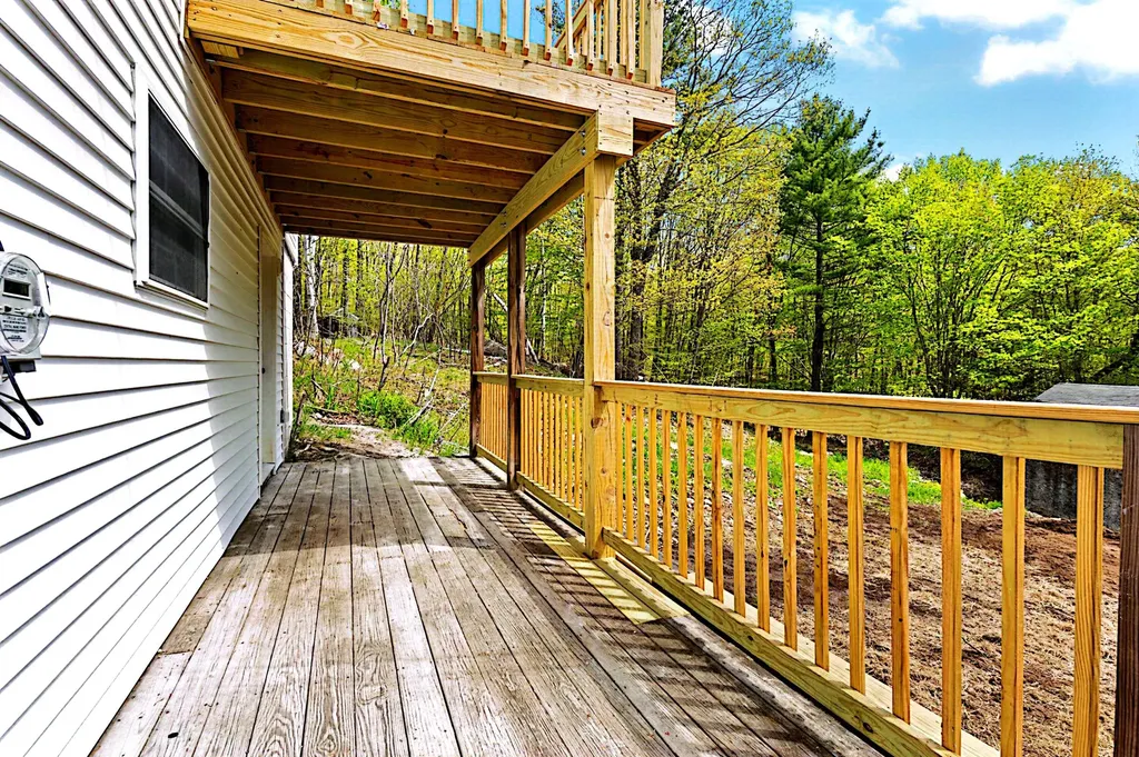 31 New Dawn Road Oxford ME 04270