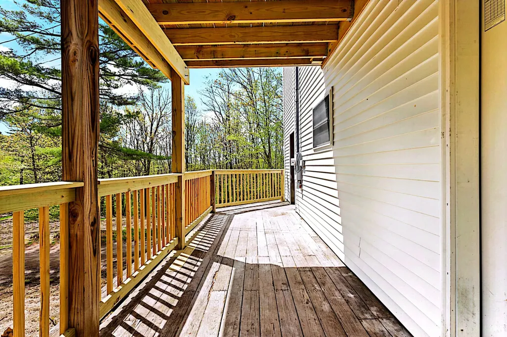 31 New Dawn Road Oxford ME 04270