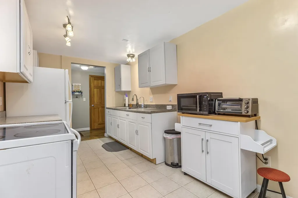 32 Abc Lane Lyman ME 04002