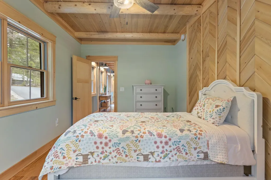 130 Whippoorwill Drive Naples ME 04055