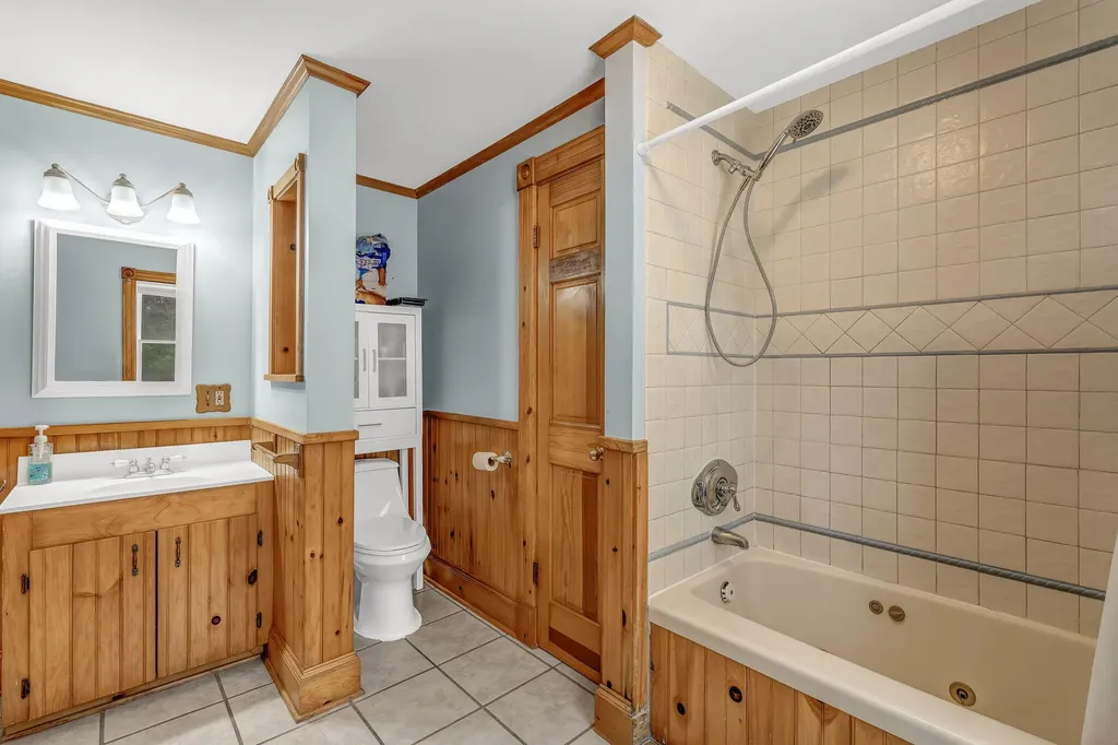 375 River Road Orrington ME 04474