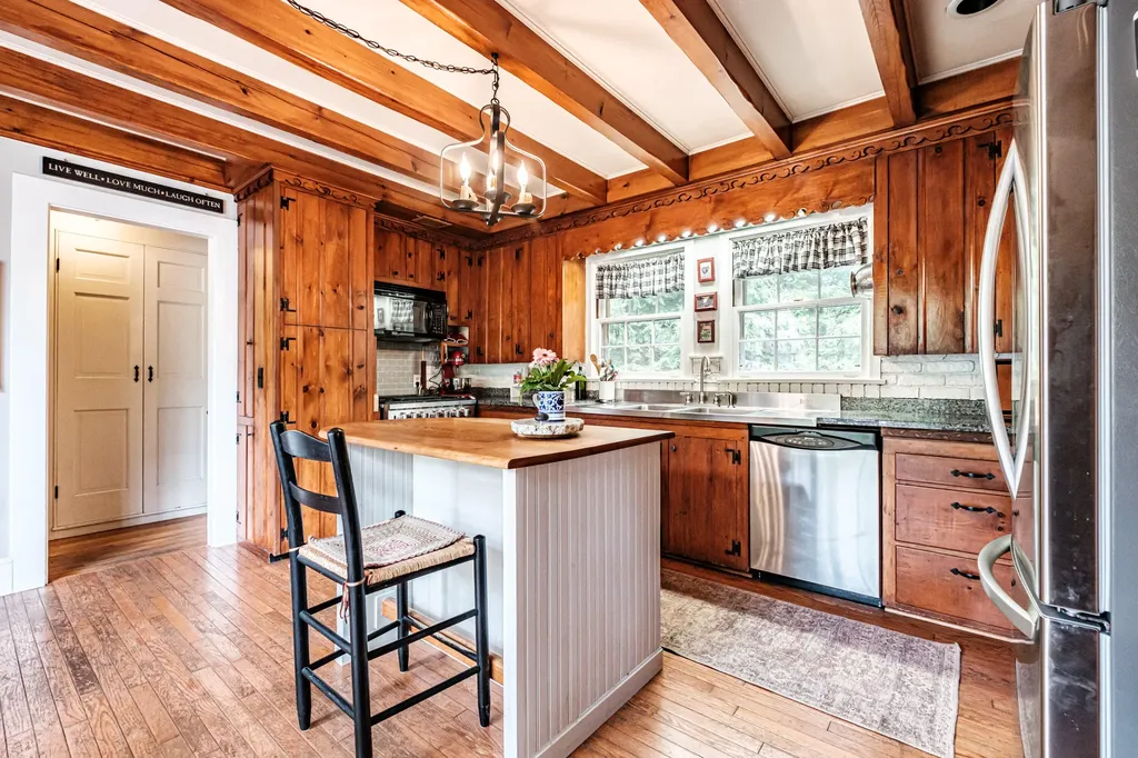 17 Packard Avenue Norway ME 04268