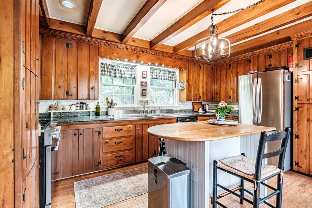 17 Packard Avenue Norway ME 04268
