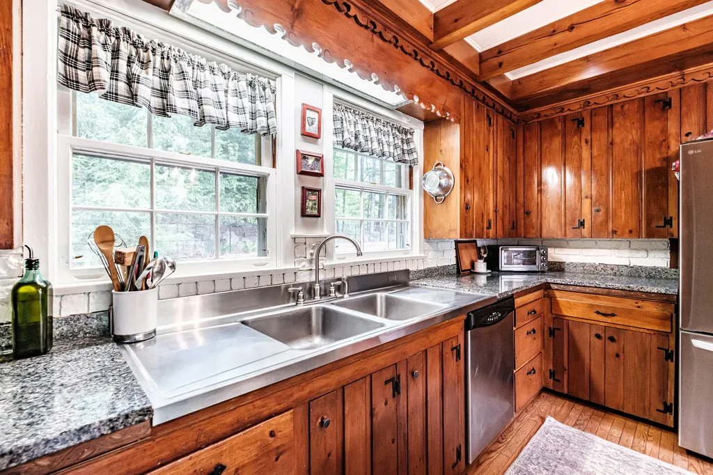 17 Packard Avenue Norway ME 04268