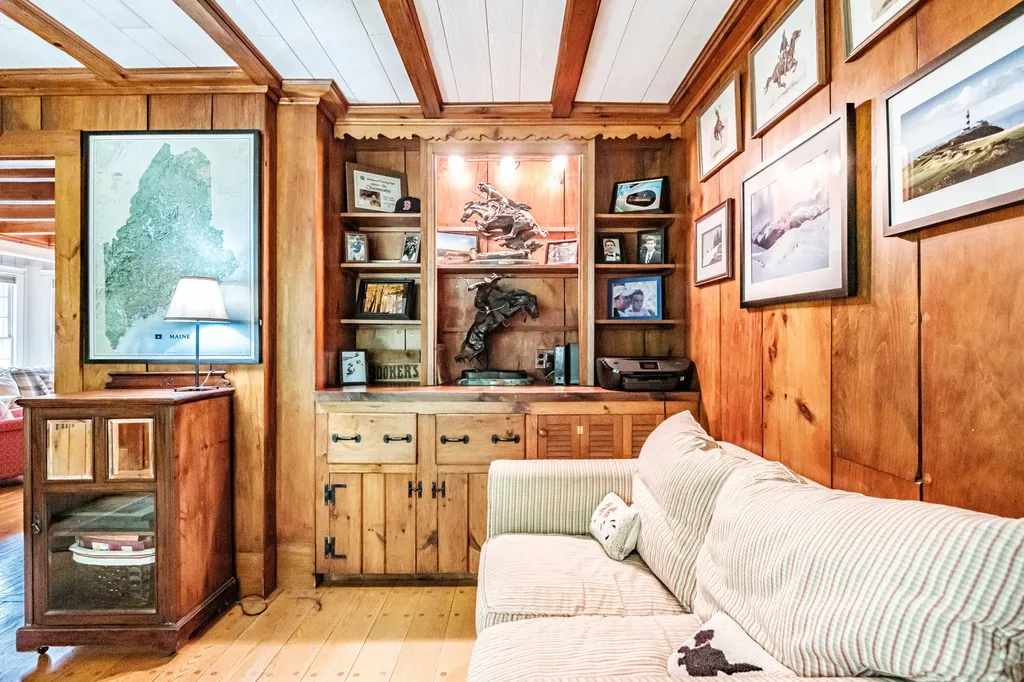 17 Packard Avenue Norway ME 04268