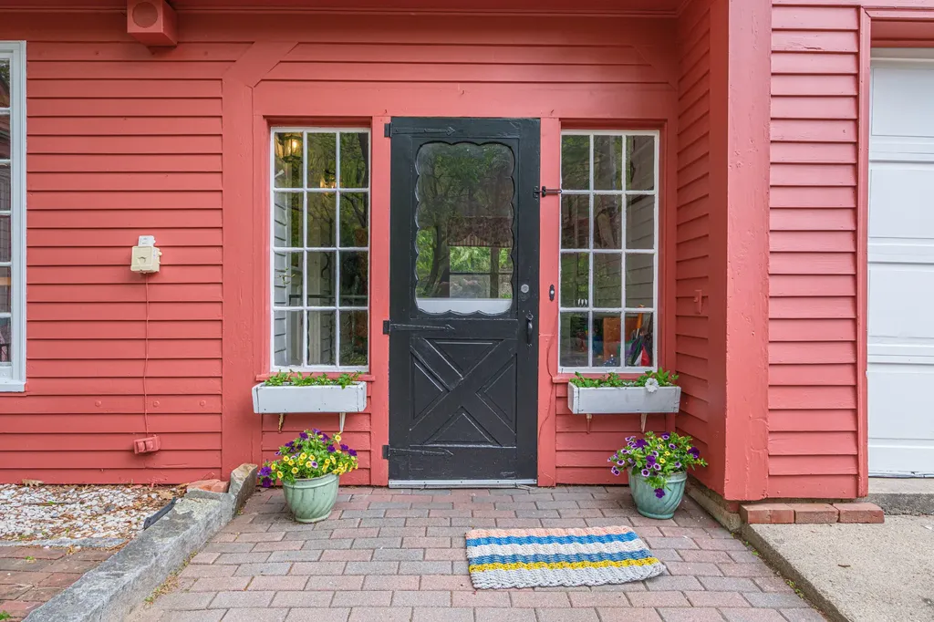 17 Packard Avenue Norway ME 04268
