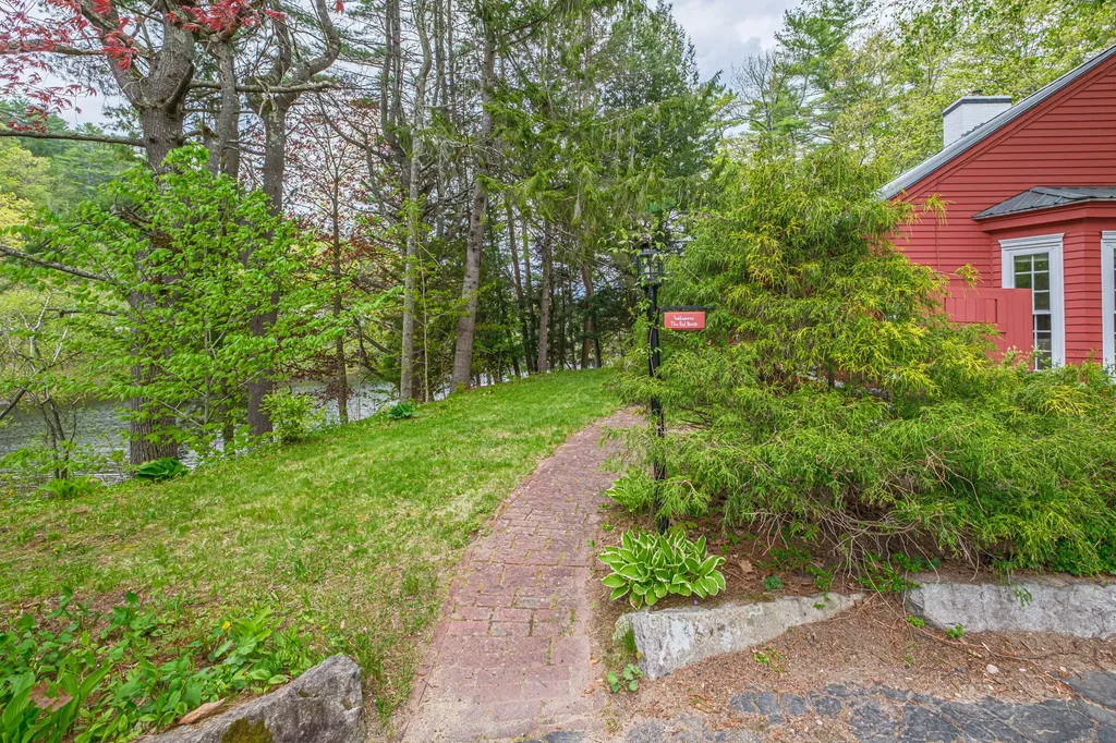 17 Packard Avenue Norway ME 04268