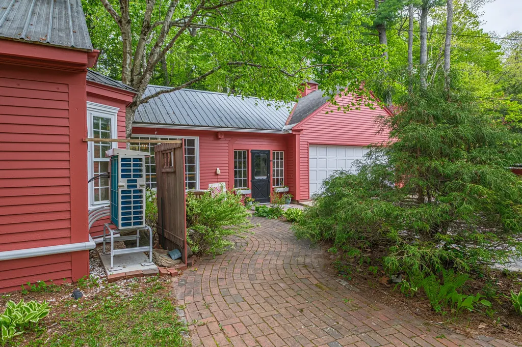 17 Packard Avenue Norway ME 04268