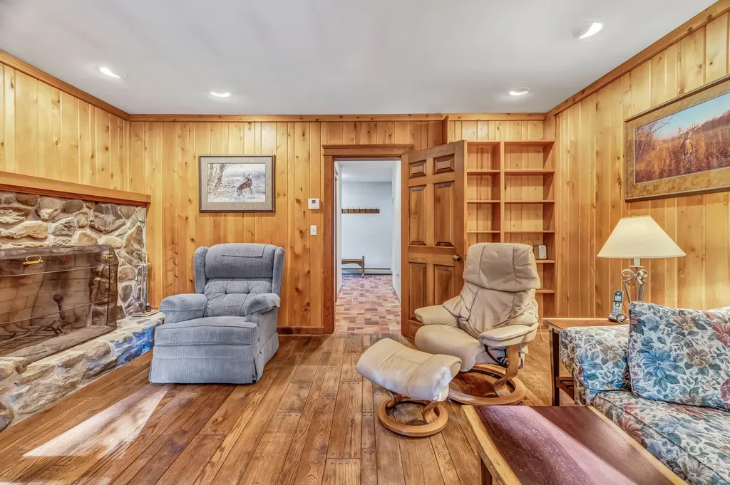 2416 Kennebec Road Newburgh ME 04444