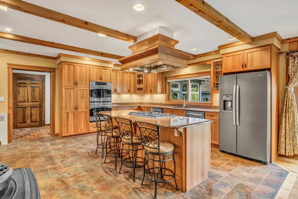 2416 Kennebec Road Newburgh ME 04444