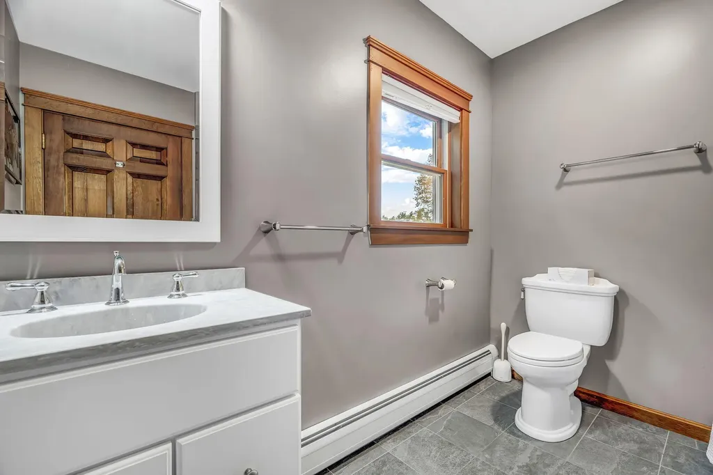 2416 Kennebec Road Newburgh ME 04444