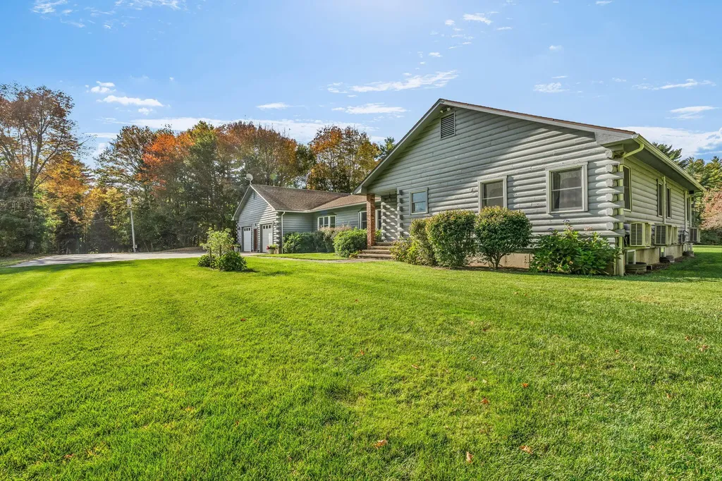 2416 Kennebec Road Newburgh ME 04444