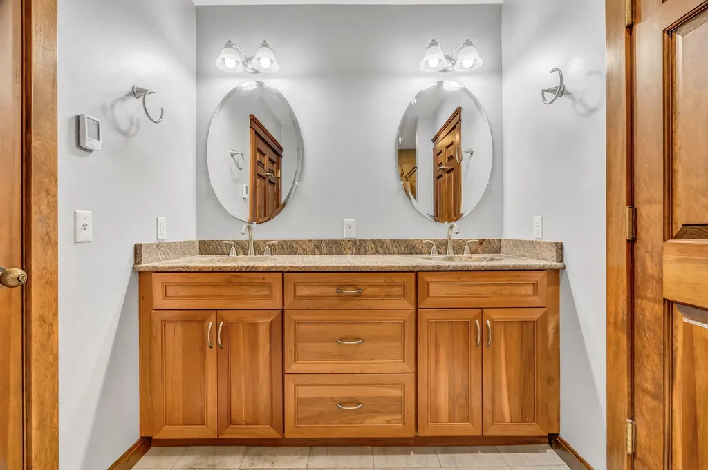 2416 Kennebec Road Newburgh ME 04444