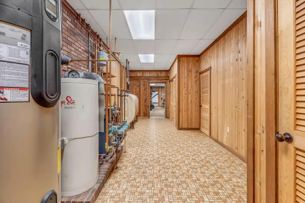 2416 Kennebec Road Newburgh ME 04444