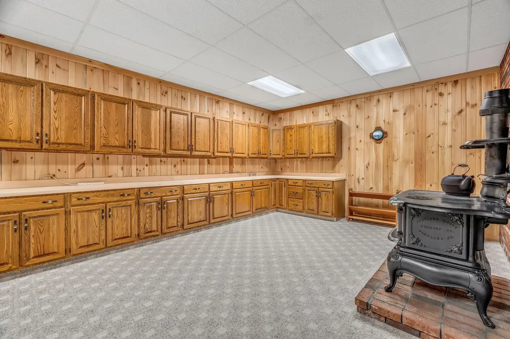 2416 Kennebec Road Newburgh ME 04444
