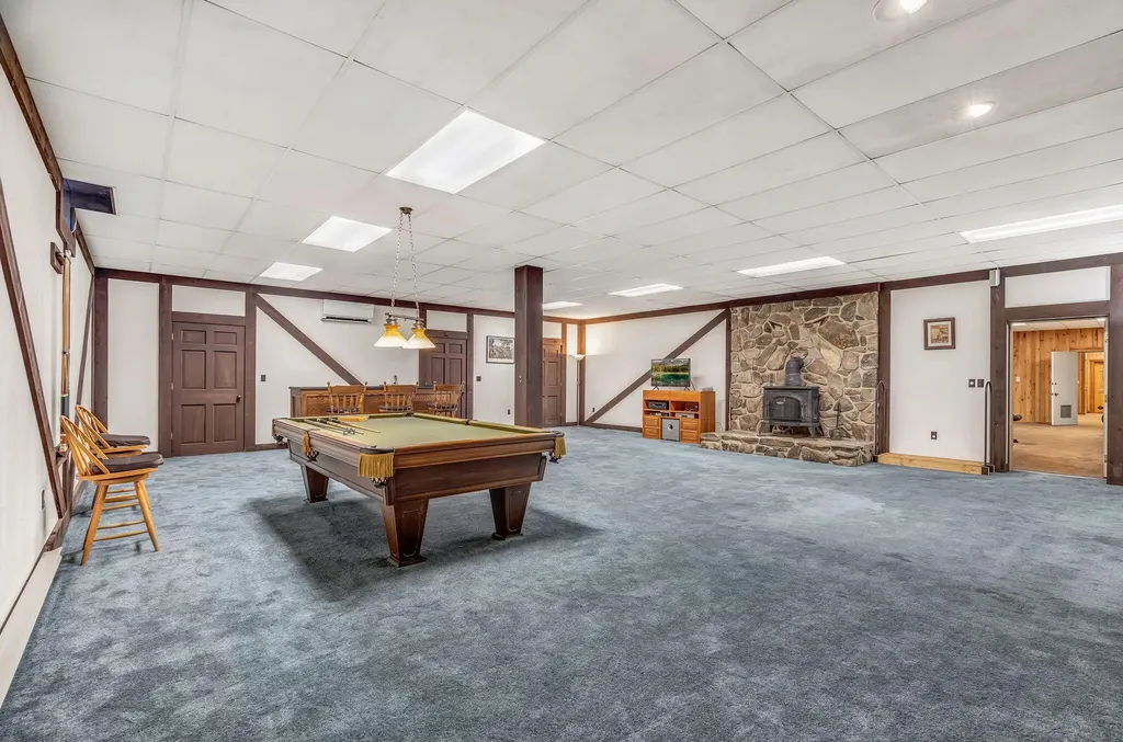 2416 Kennebec Road Newburgh ME 04444