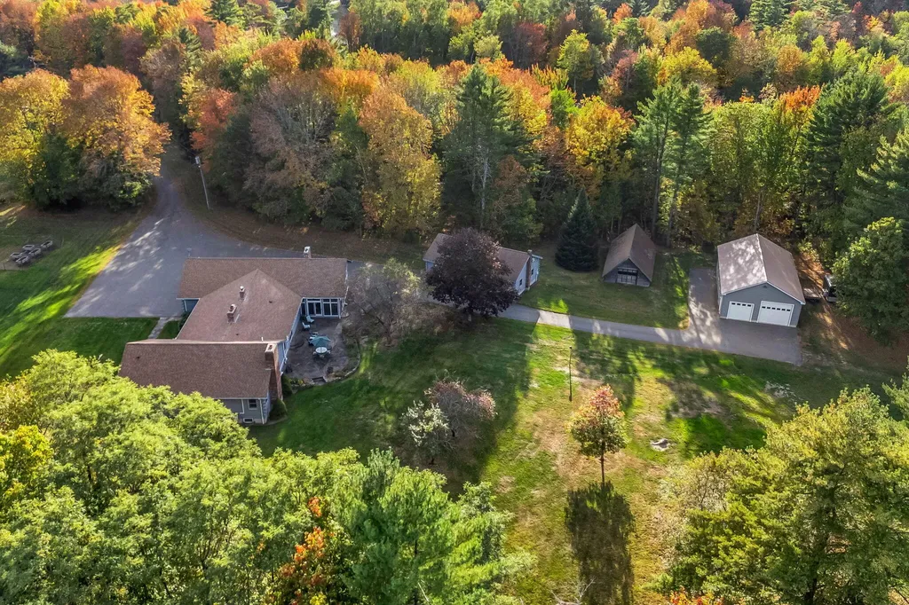 2416 Kennebec Road Newburgh ME 04444