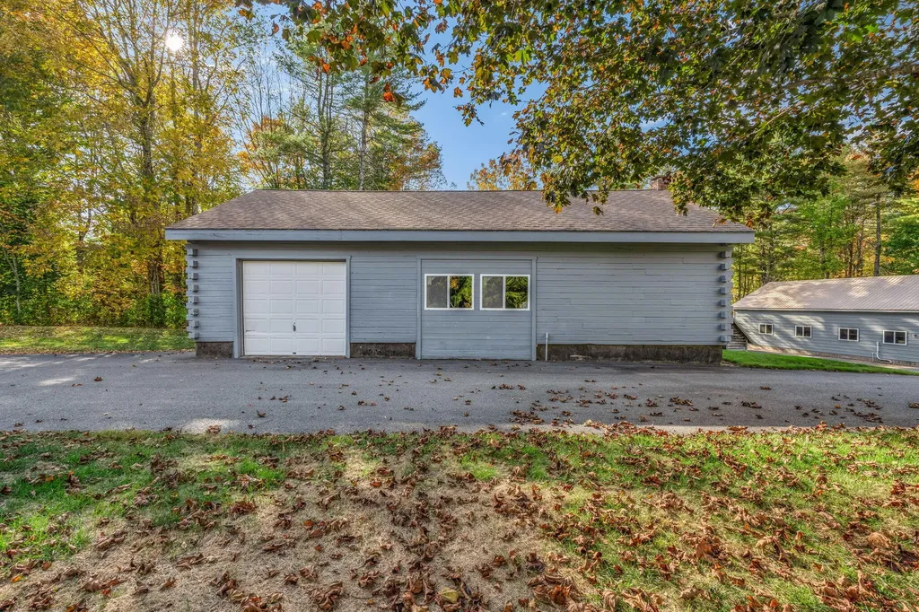 2416 Kennebec Road Newburgh ME 04444