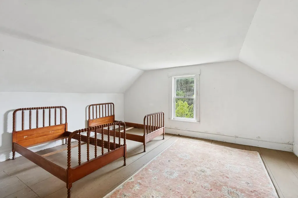 105 Hillside Road Brunswick ME 04011