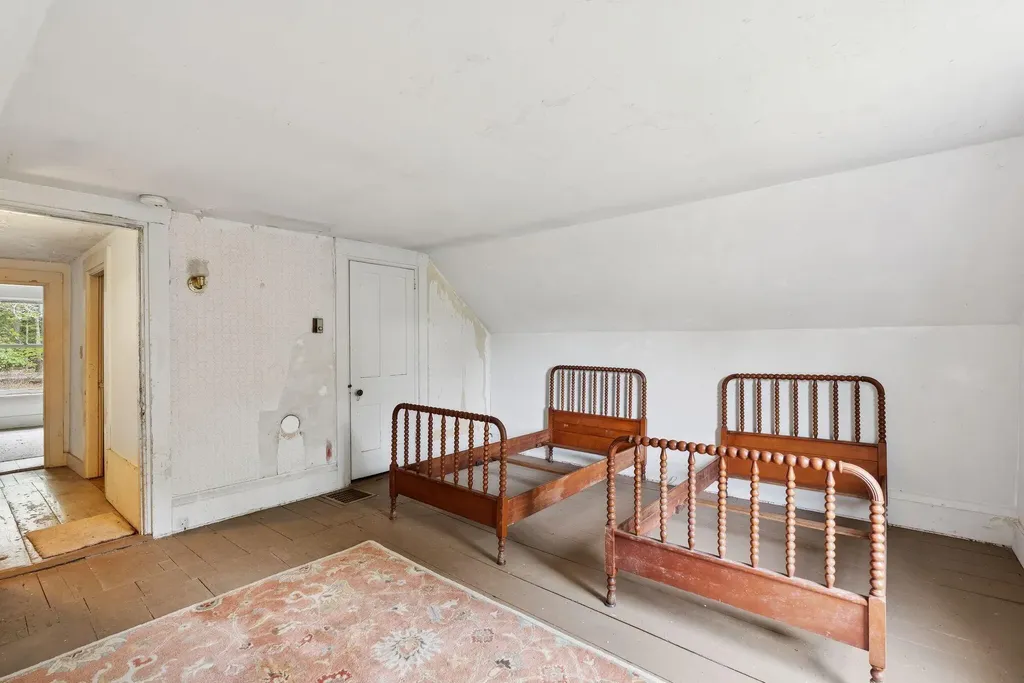 105 Hillside Road Brunswick ME 04011