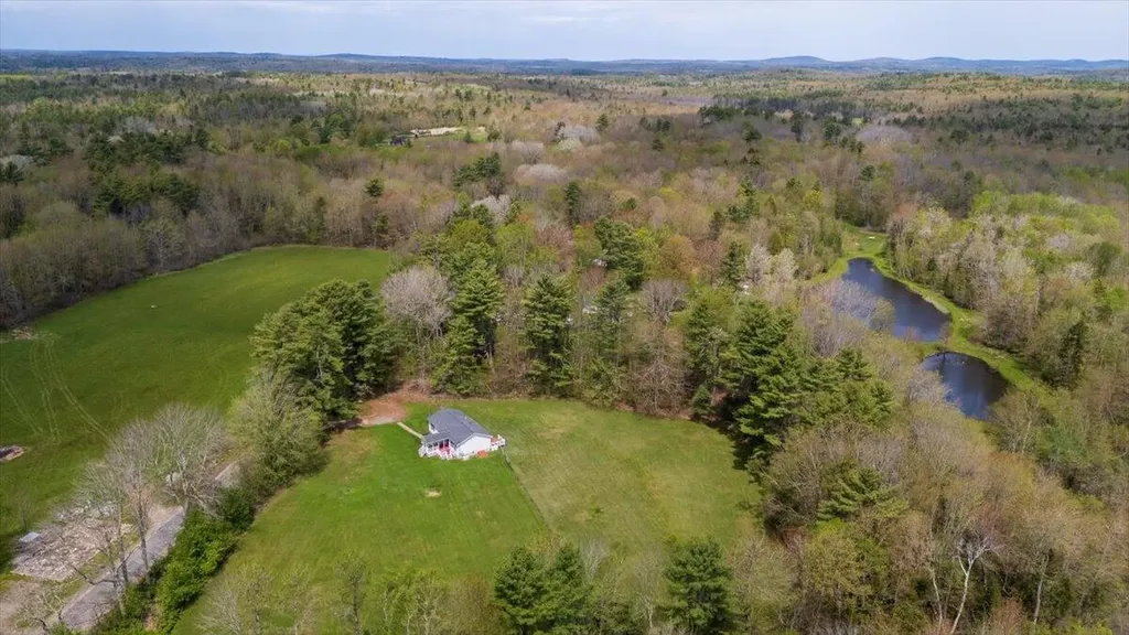 11 Simon Road Waldoboro ME 04572