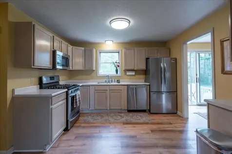 11 Simon Road Waldoboro ME 04572