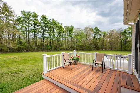 11 Simon Road Waldoboro ME 04572