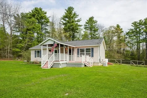 11 Simon Road Waldoboro ME 04572