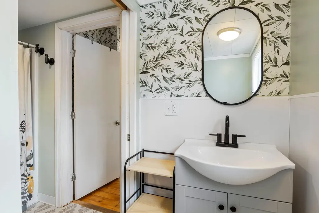 77 Saco Avenue Old Orchard Beach ME 04064