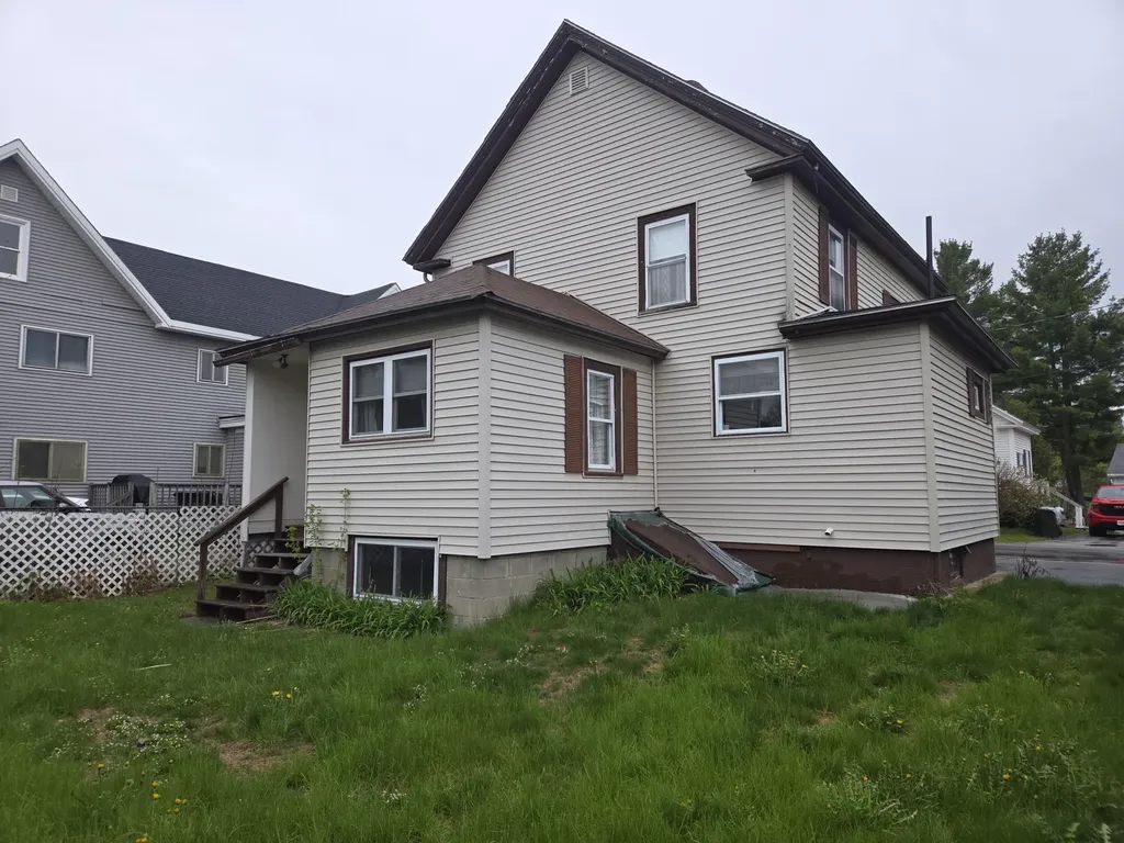 5 Doyle Court Brewer ME 04412