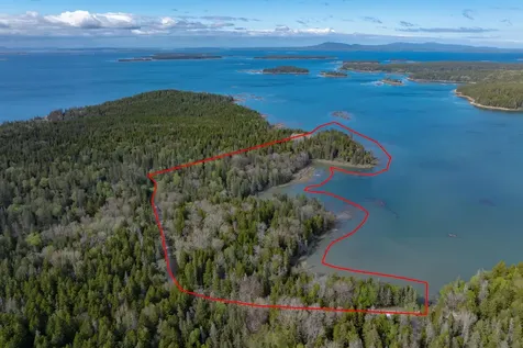18 Jericho Bay Road Swans Island ME 04685