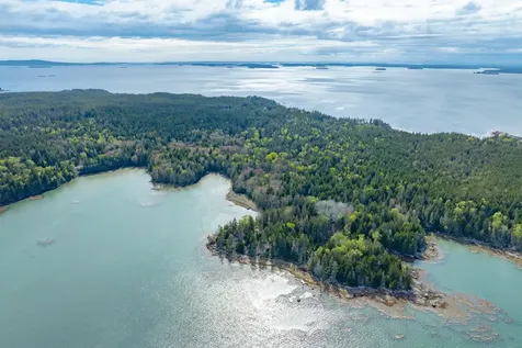 18 Jericho Bay Road Swans Island ME 04685