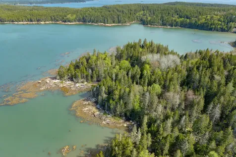 18 Jericho Bay Road Swans Island ME 04685