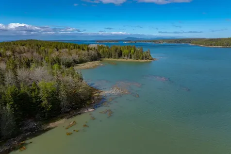 18 Jericho Bay Road Swans Island ME 04685