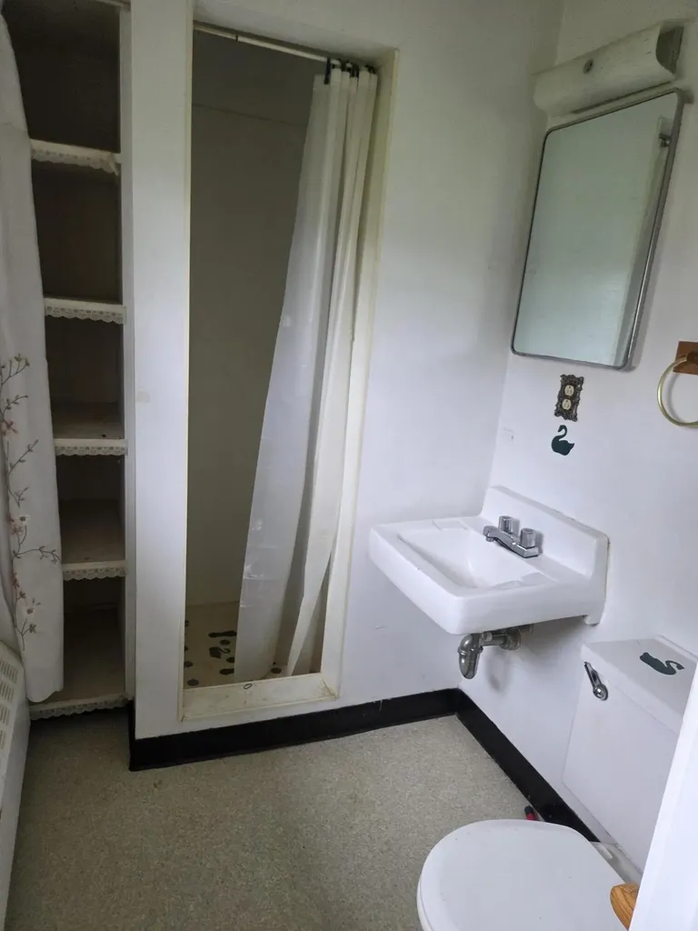 10 Maxwell Lane Bangor ME 04401