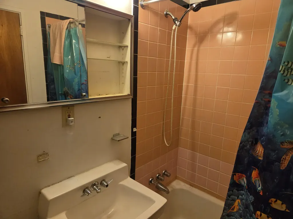 10 Maxwell Lane Bangor ME 04401