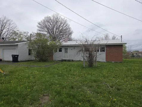 10 Maxwell Lane Bangor ME 04401
