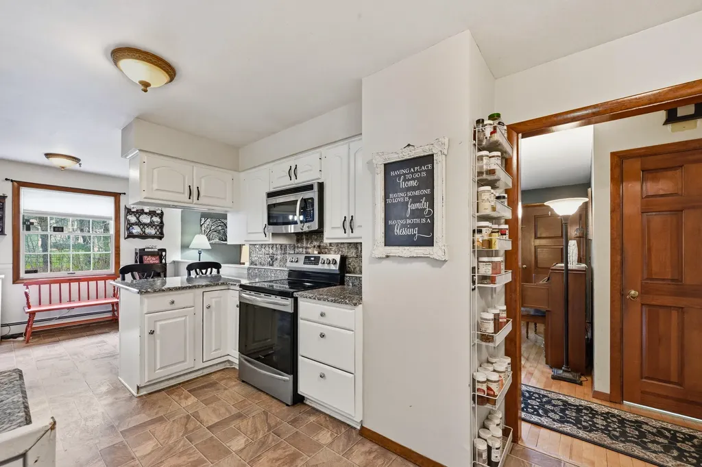 704 W Auburn Road Auburn ME 04210
