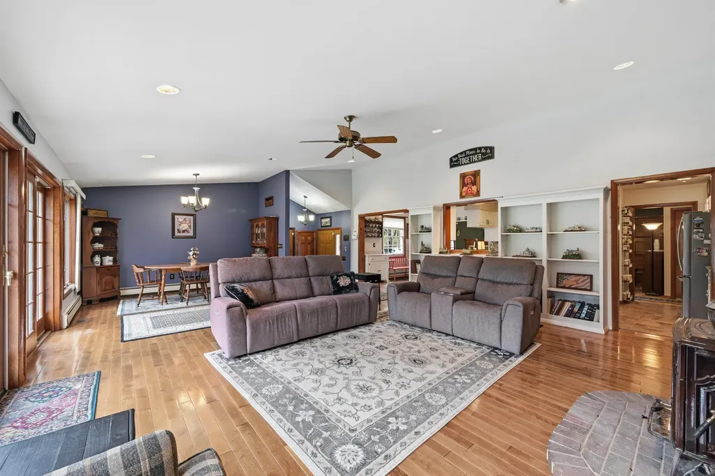 704 W Auburn Road Auburn ME 04210