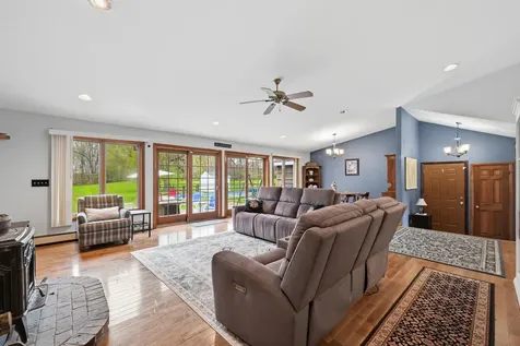 704 W Auburn Road Auburn ME 04210