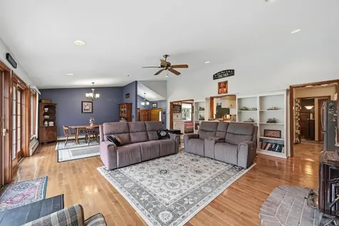 704 W Auburn Road Auburn ME 04210