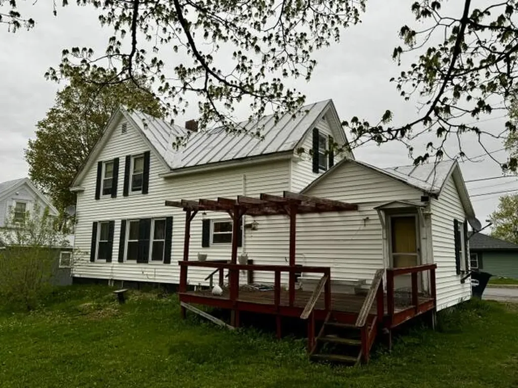 21 South Street Skowhegan ME 04976
