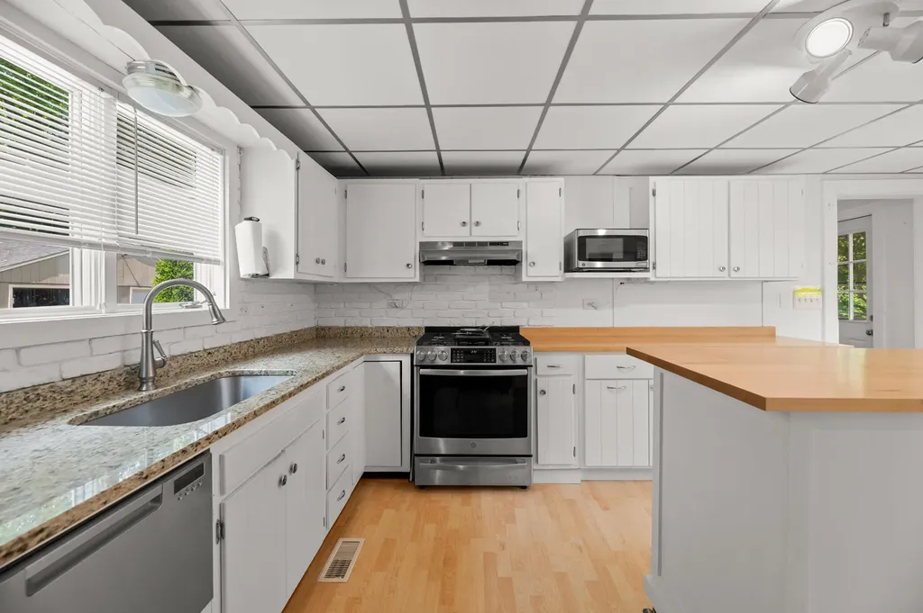 56 Lincoln Avenue Gardiner ME 04345