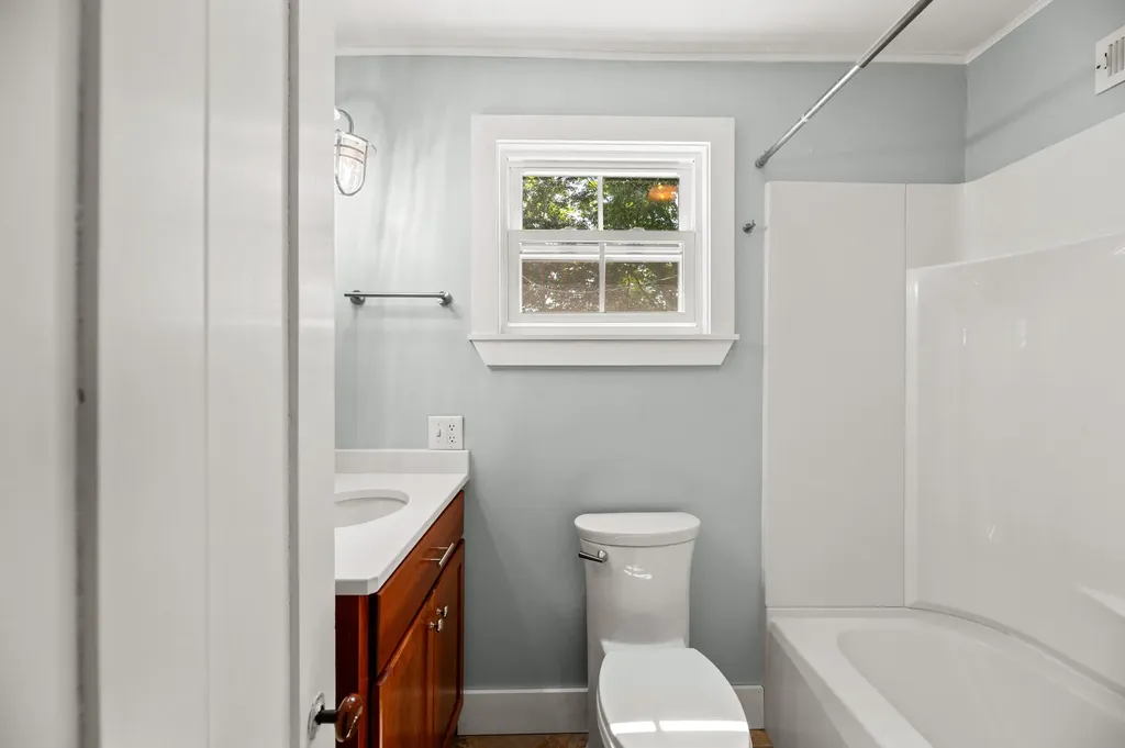 56 Lincoln Avenue Gardiner ME 04345
