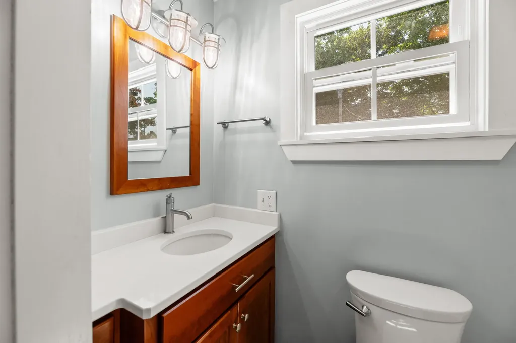 56 Lincoln Avenue Gardiner ME 04345