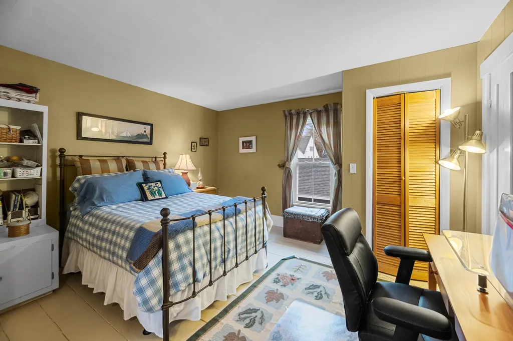 56 Lincoln Avenue Gardiner ME 04345